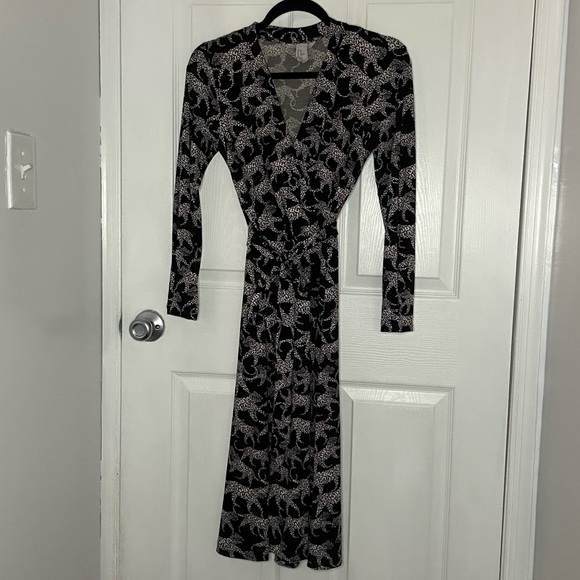 H&M Dresses & Skirts - H&M Black and White Leopard Dress with Tie Belt